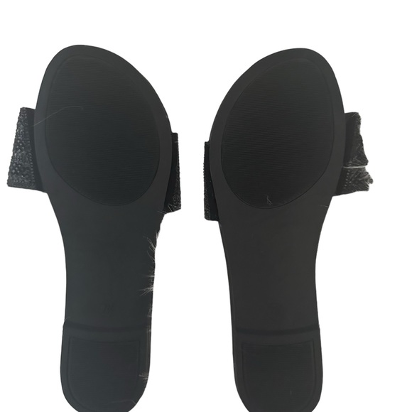❤️NWOT Guess slide sandals 🖤 - Picture 4 of 4